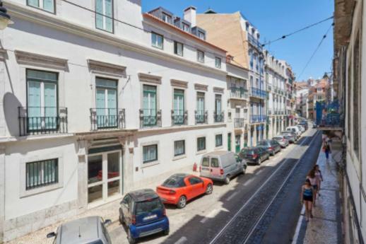 Stunning Apartment Near Chiado Lisbon Exterior photo