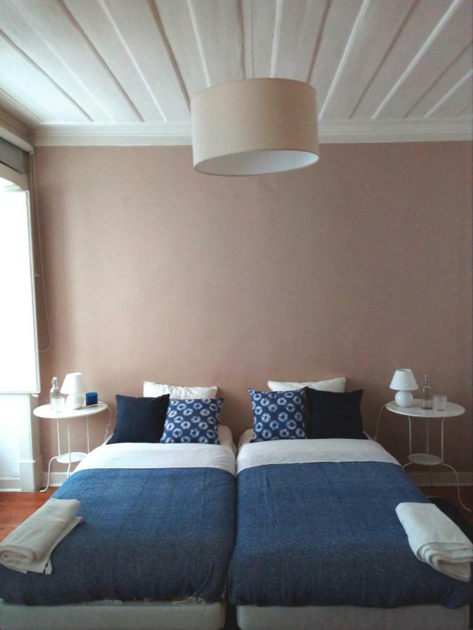 Stunning Apartment Near Chiado Lisbon Exterior photo